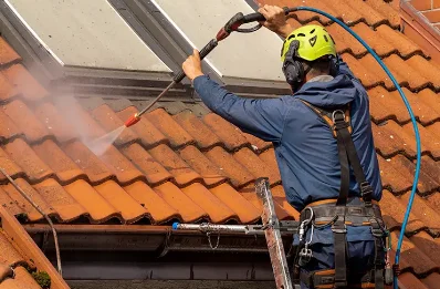 Démoussage et hydrofuge de toiture à Fursac